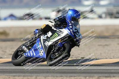 media/Dec-07-2025-CVMA (Sun) [[3e7d2de5dc]]/Race 7-Formula Lightweight Twins Shootout/